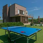 Stefanja Modern Retreat 빌라 Galižana