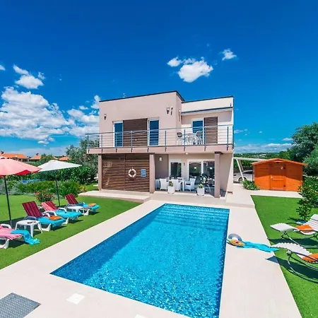 Stefanja Modern Retreat Galizana